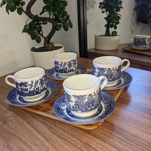 Set of 4 Churchill tea cups and saucers. Willow Blue